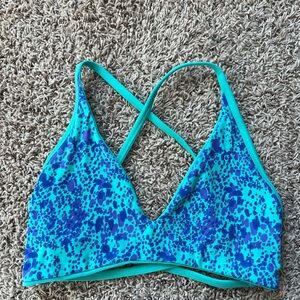 Reversible sports bra